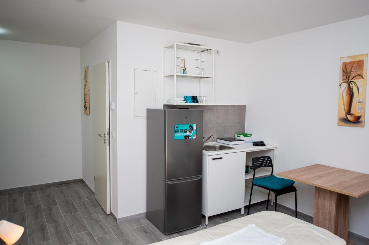 Modern Living Studio Kueche Netflix Inklusive Top Lage Нюрнберг Екстериор снимка
