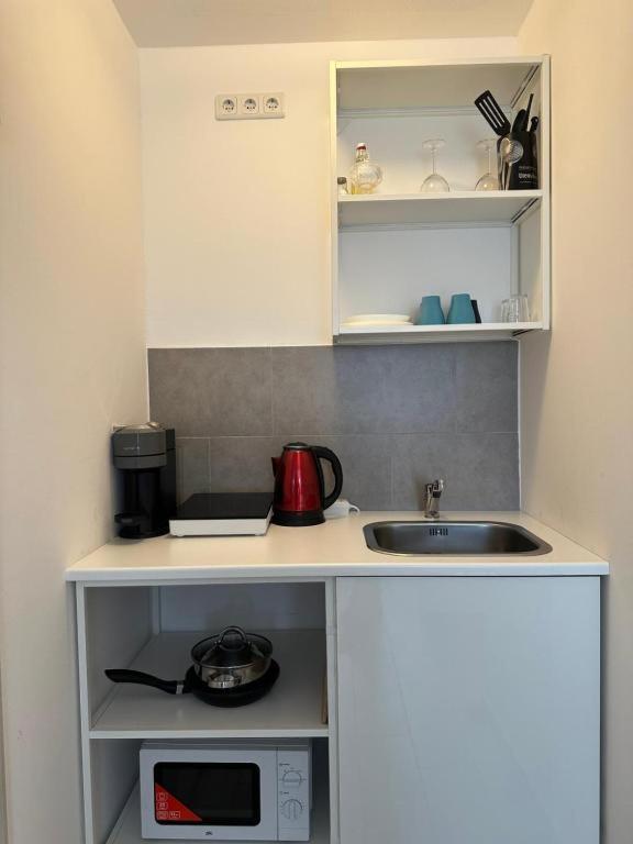 Modern Living Studio Kueche Netflix Inklusive Top Lage Нюрнберг Екстериор снимка