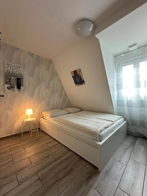 Modern Living Studio Kueche Netflix Inklusive Top Lage Нюрнберг Екстериор снимка